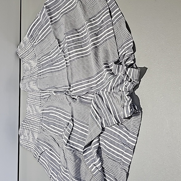 American Eagle large gray and white striped new with tags shorts - Picture 5 of 8